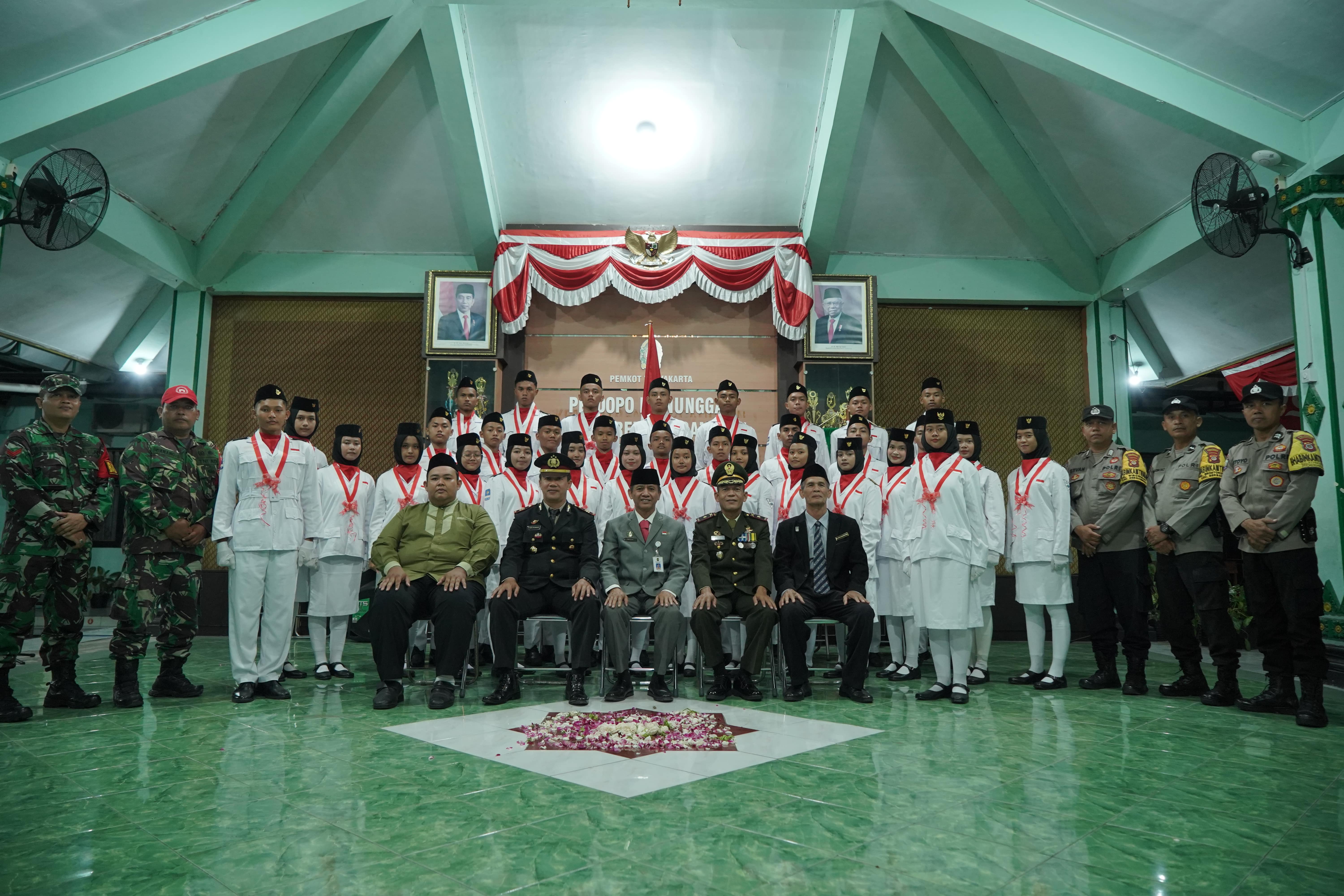 Upacara Pengukuhan Pasukan Pengibar Bendera Pusaka (Paskibraka) Dalam Rangka HUT RI Ke-79 Tingkat Kemantren Mergangsan